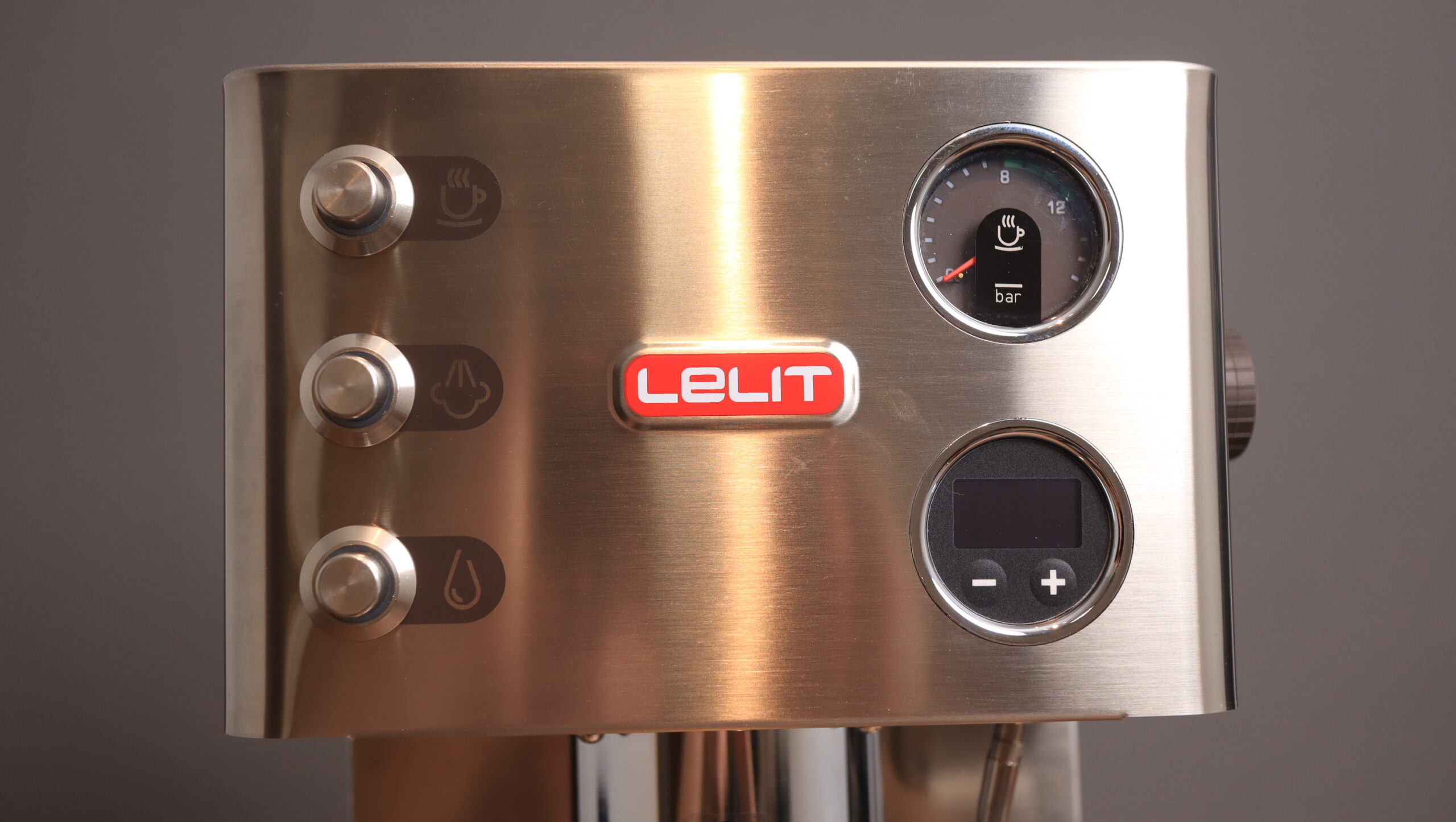Lelit PL81T Grace, front display with manometer, PID, and 3 buttons