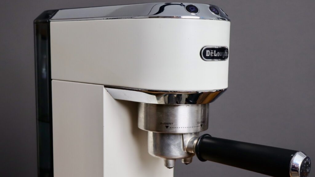 Delonghi Dedica EC685 Deluxe in white