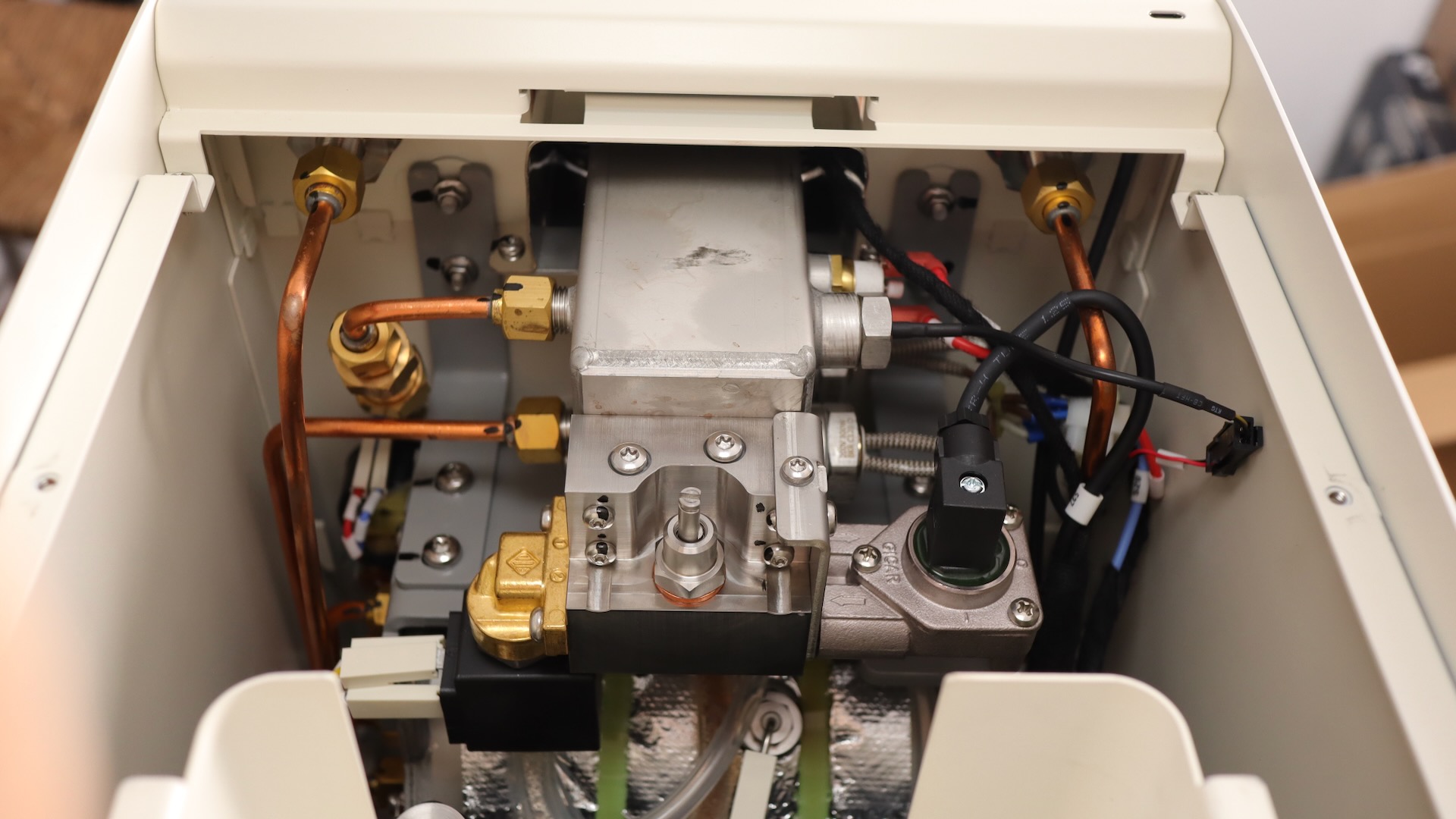 Inside look at the Wendougee Data S espresso machine