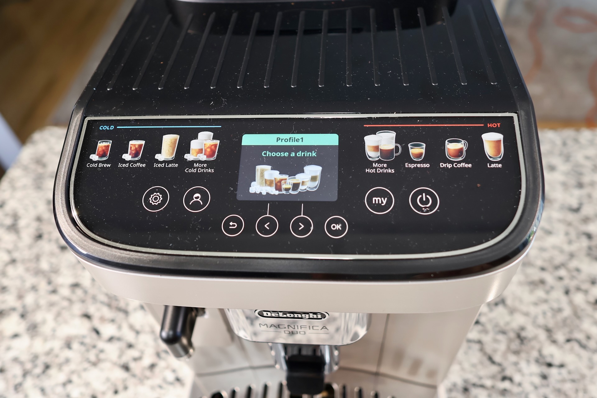 Cold and hot drink menu on the Delonghi Magnifica Duo