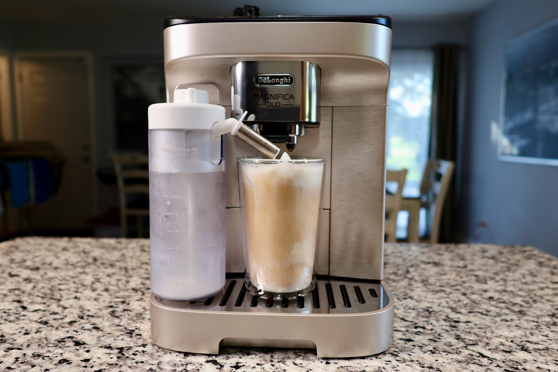 Iced latte on the Delonghi Magnifica Duo