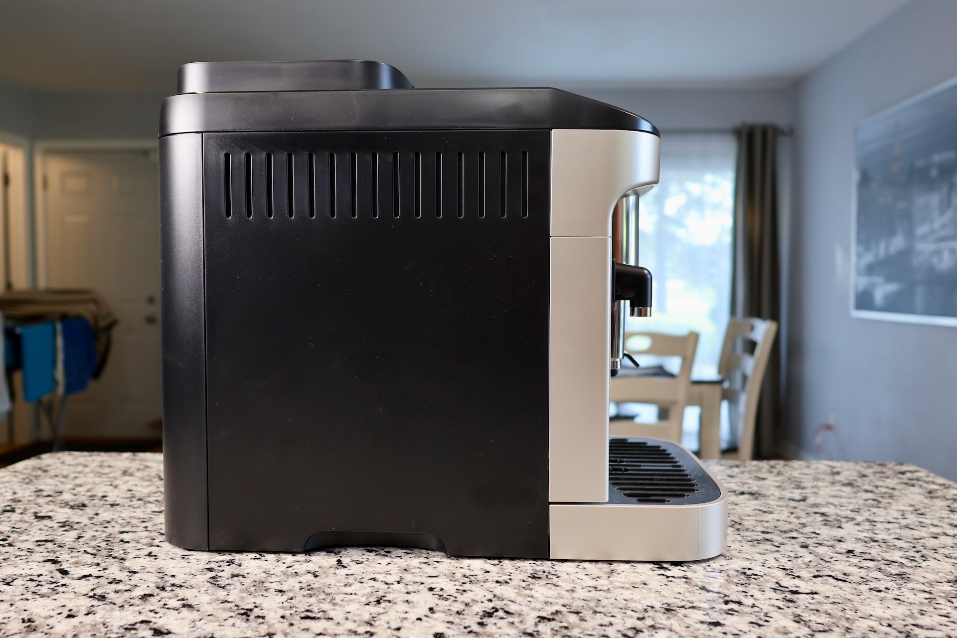 Left side of Delonghi Magnifica Duo